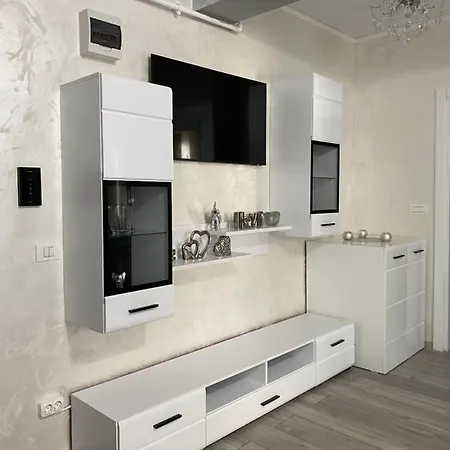 Apartment Door To Door