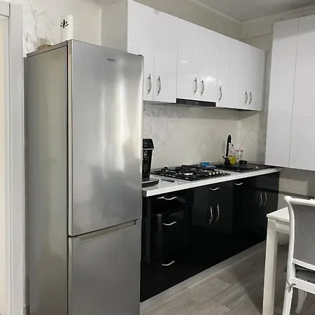 Door To Door Apartment